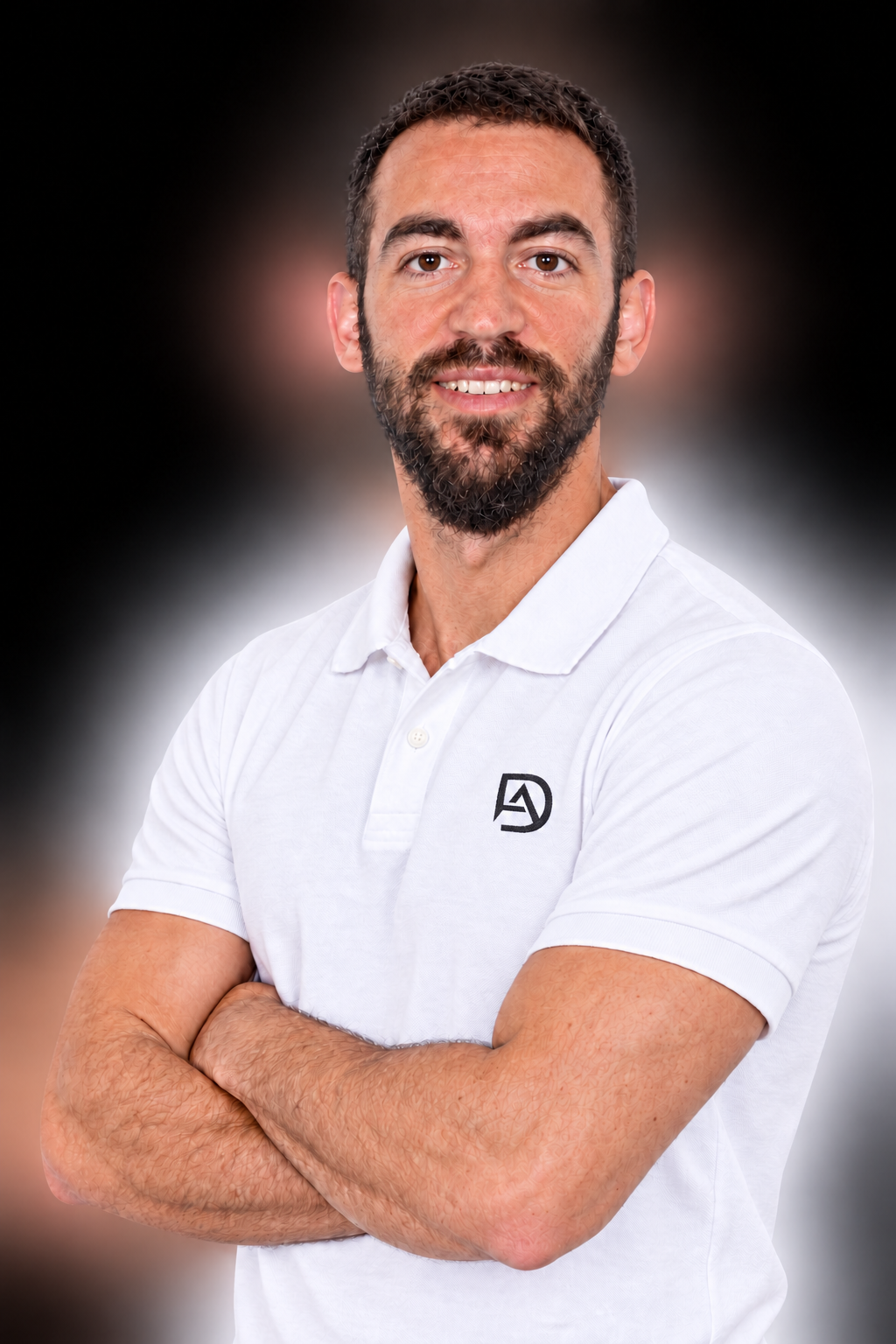 David Adanero de frente, con los brazos cruzados