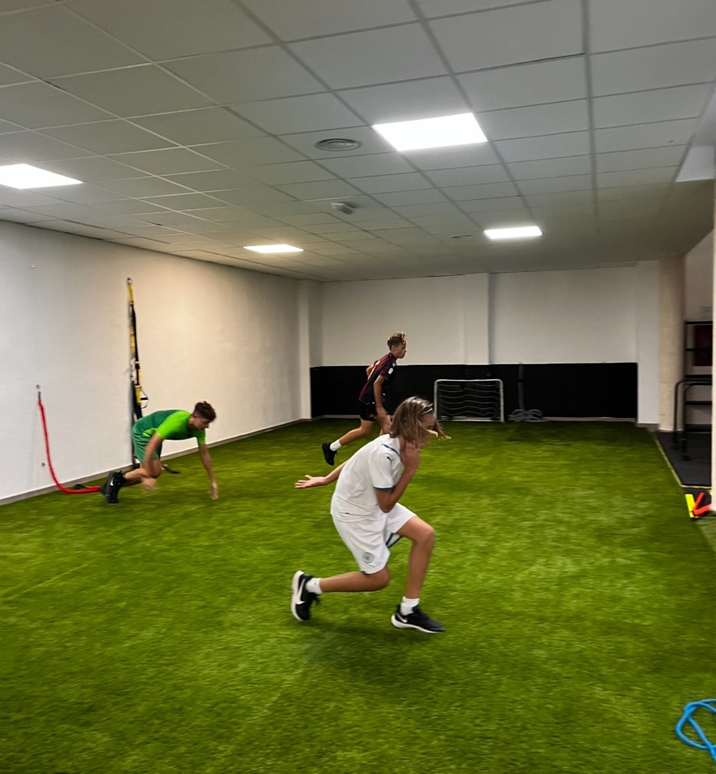Futbolistas realizando un trabajo específico de velocidad y aceleración