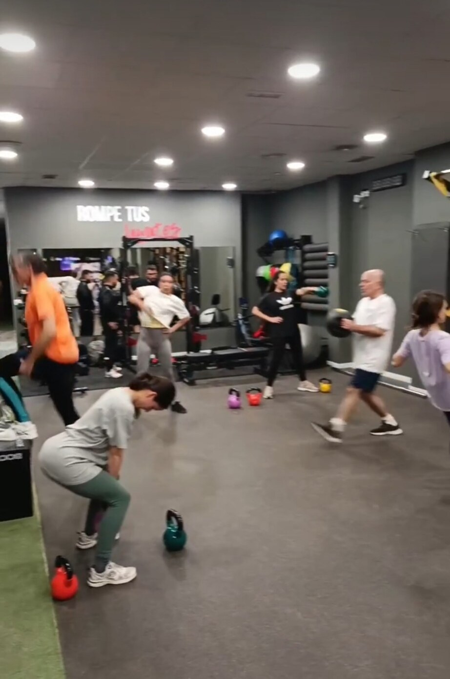 Sesión dinámica de entrenamiento en grupo reducido